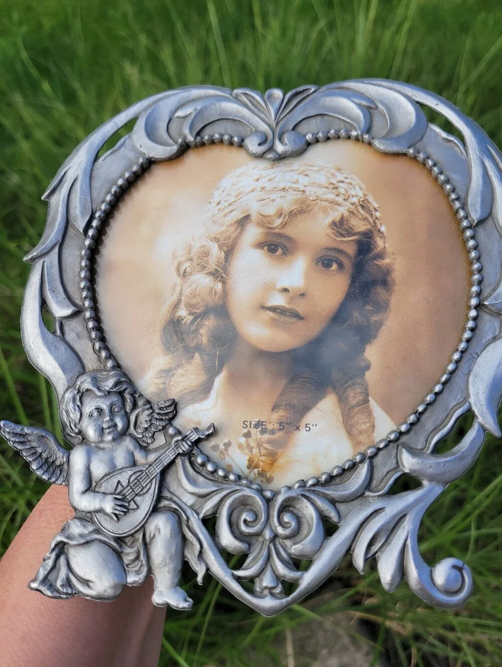 Victorian Look Pewter Heart-Shaped Silver-tone Cherub Picture Frame ~ GUC